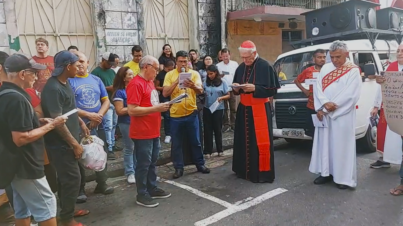 Via Sacra com a população em situação de rua: A Igreja de Manaus caminha com os crucificados de hoje