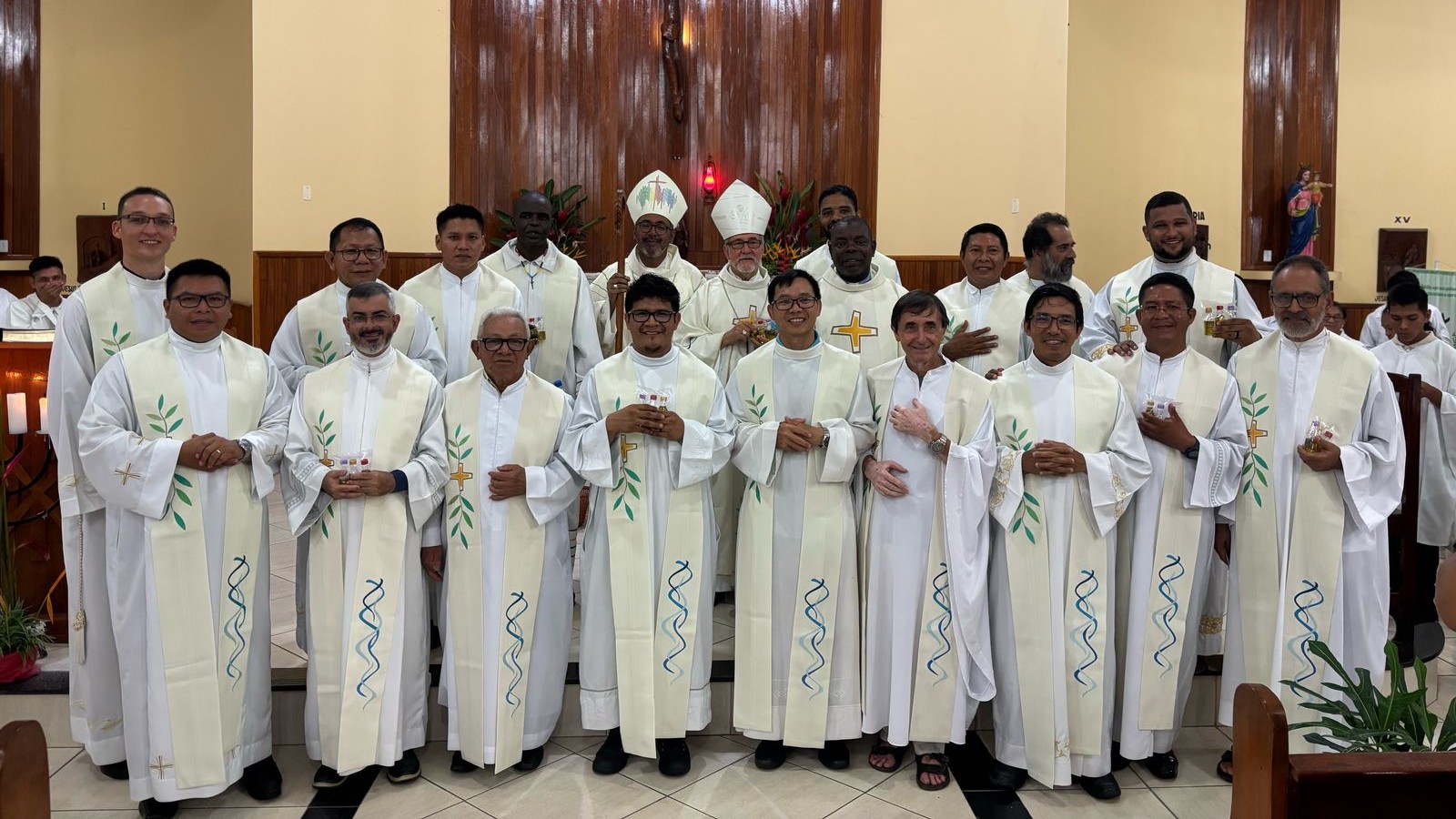 No final do Retiro do clero, diocese de São Gabriel da Cachoeira celebra Missa dos Santos Óleos