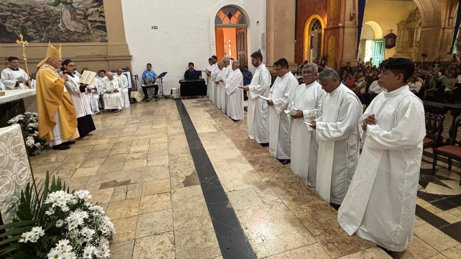 A Igreja de Manaus ordena 10 diáconos permanentes para assumirem “um serviço de amor”