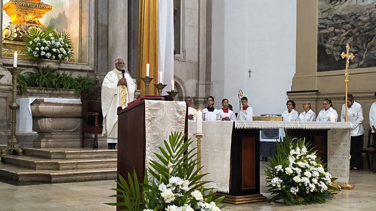 Dom Zenildo Lima convida fiéis a viverem sob o olhar de Deus na solenidade de Santa Maria
