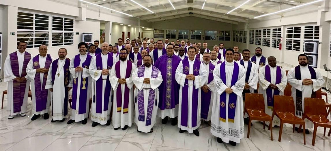 Diretores espirituais refletem sobre inteligência artificial em encontro nacional da OSIB